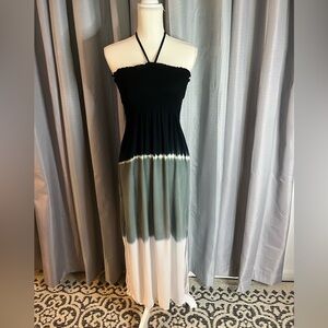 Uluuatu tie-dye blue & white maxi halter dress w/slit. Size small